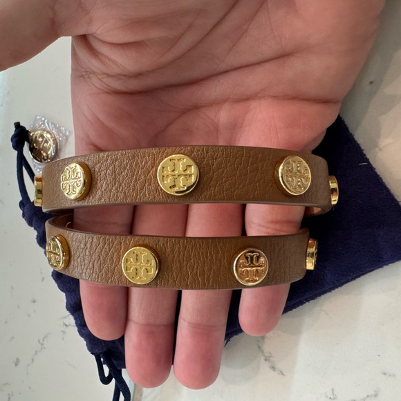 Tory Burch Wrap Around Brown Leather Bracelet.
Color: Brown - Picture 2 of 4